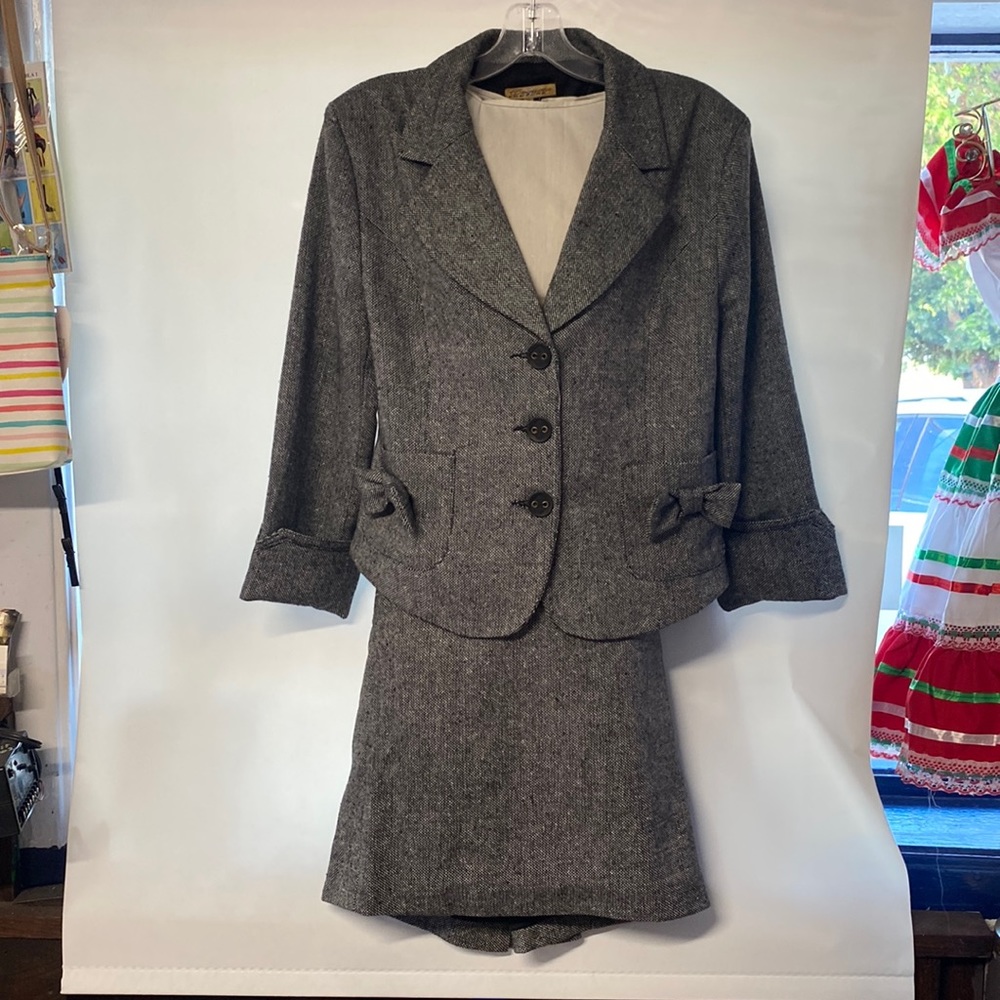 Women skirt suit nwt - Picture 3 of 6